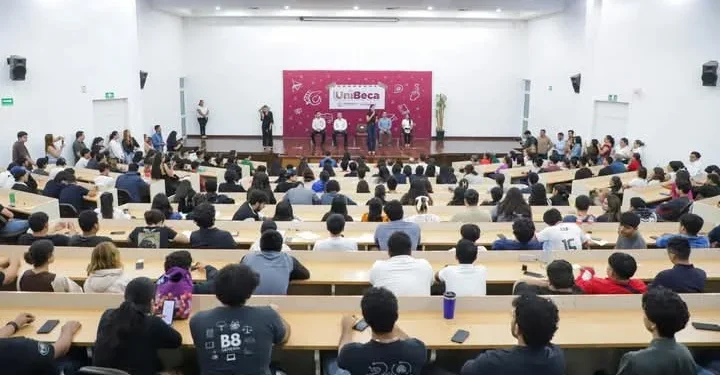 Gran respuesta a UniBeca, más 2 mil 600 estudiantes de universidad pública recibirán 9 mil pesos
