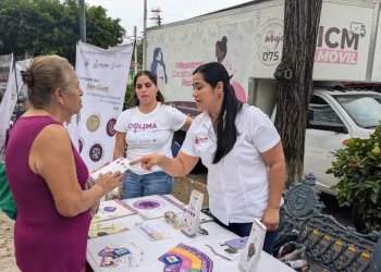 Instituto Colimense de las Mujeres brinda asistencia comunitaria a través de unidad móvil