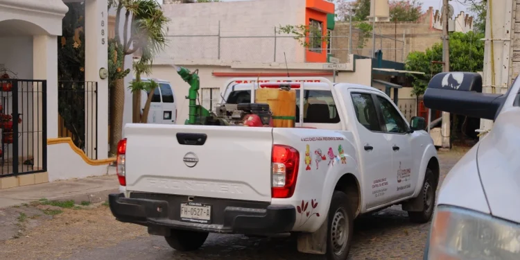 Salud Colima fumiga contra el dengue en Armería, Tecomán y Manzanillo