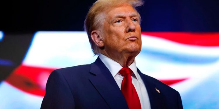 Trump impulsa minería en el fondo marino para extraer minerales estratégicos y competir con China