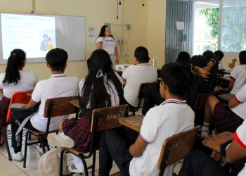 ICM capacita a estudiantes de Suchitlán Comala en prevención de violencia en el noviazgo