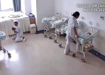 Enfermeras arriesgan su vida para salvar a bebés durante terremoto en Myanmar