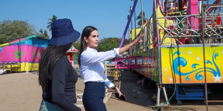 Rosi Bayardo supervisa instalaciones de las Fiestas de Mayo