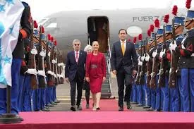Sheinbaum Llega a Honduras para Cumbre de la CELAC 2025, su Segundo Viaje Fuera de México