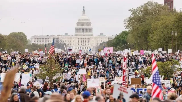Protesta masiva contra Elon Musk y Donald Trump