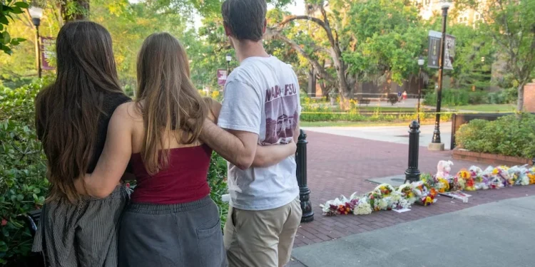 Tras nuevo tiroteo en Florida, sobrevivientes de Parkland se oponen a ley que baja edad para comprar armas