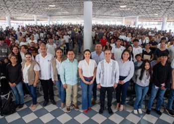 Gobernadora Indira Vizcaíno invita a estudiantes de bachillerato a cuidar y valorar la Beca ‘Benito Juárez’