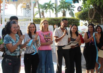 Inauguran exposición de grabados de estudiantes de la UIC, en Comala