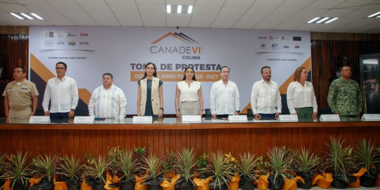 Indira Vizcaíno toma protesta a Consejo Directivo 2025-2027 de Canadevi Colima