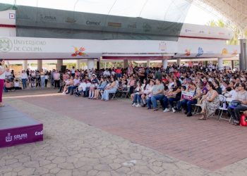 Gobernadora sigue entregando Mi ColiBeca para Empezar; este lunes llega a más de 3 mil estudiantes de Colima