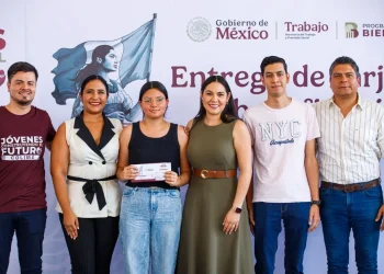 Indira Vizcaíno invita a aprendices de Jóvenes Construyendo el Futuro a aprovechar al máximo el programa