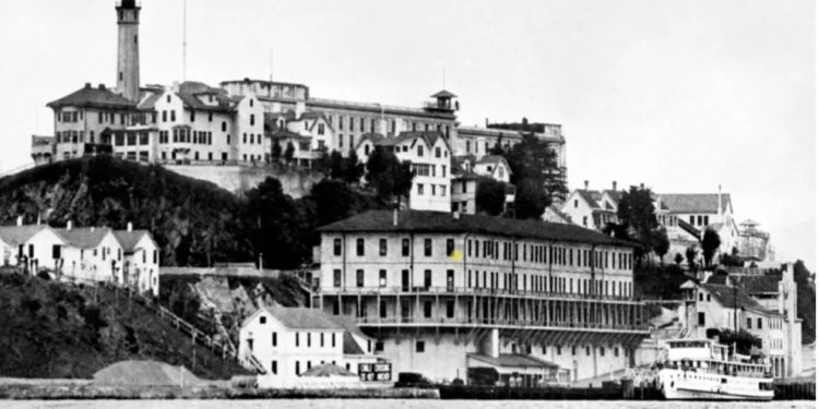 Donald Trump ordena reabrir la prisión de Alcatraz para los delincuentes más violentos