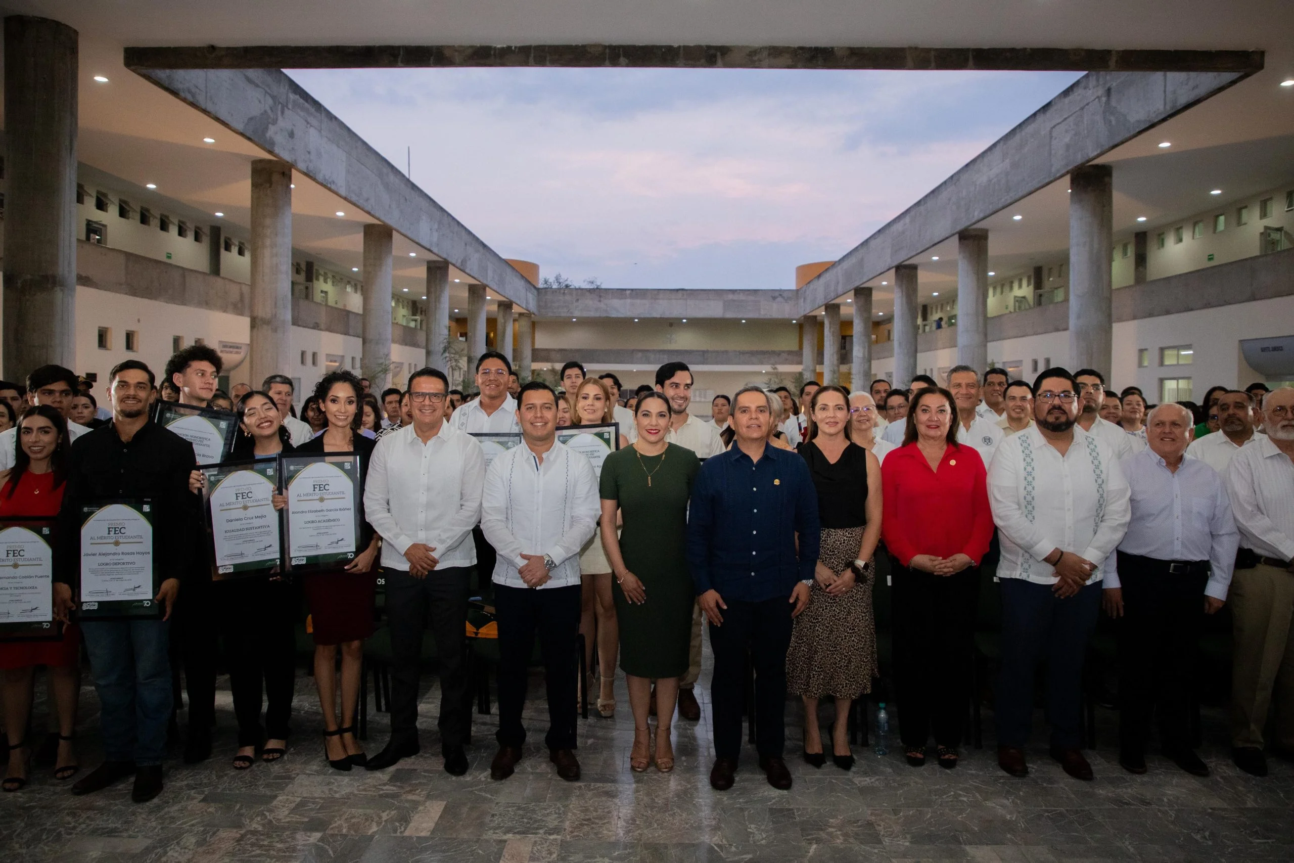 Las juventudes de Colima influyen en la sociedad: Gobernadora