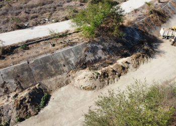 Gobierno de Rosi Bayardo avanza en desazolve de arroyos y canales en Manzanillo