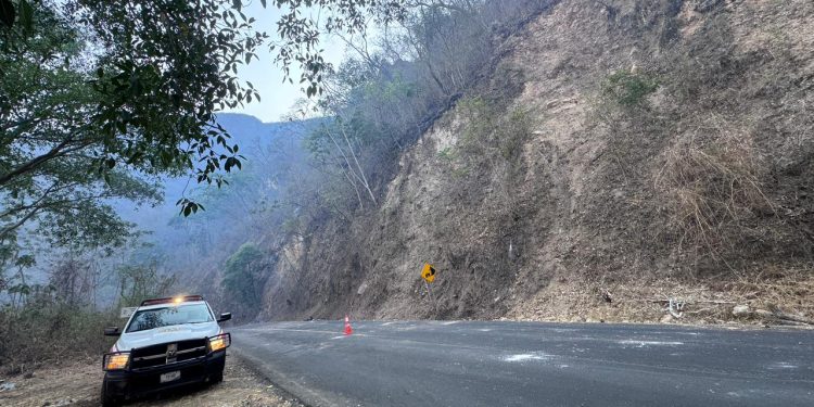 Reabren la carretera Villa de Álvarez-Minatitlán; las condiciones para circular ya son adecuadas