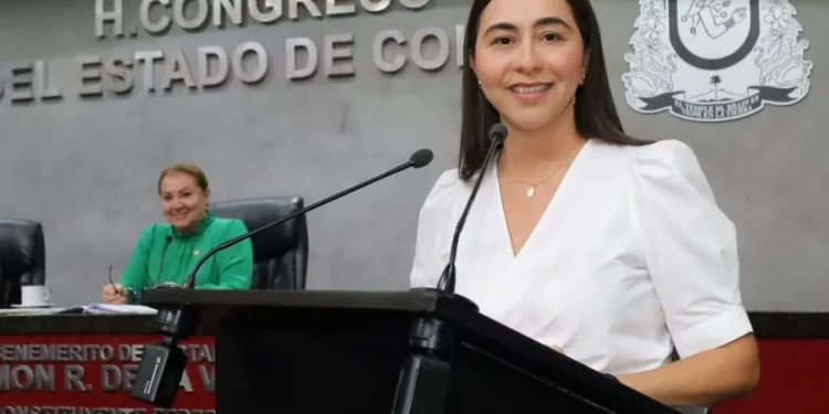 H Congreso del Estado de Colima. La diputada Andrea Naranjo Alcaraz señala que se estan llevando las investigaciones correspondientes de las fosas en Ixtlahuacán.