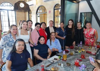 H Congreso del Estado de Colima. Diputadas y diputados de la LXI Legislatura del H. Congreso del Estado, celebraron a las madres trabajadoras del Poder Legislativo