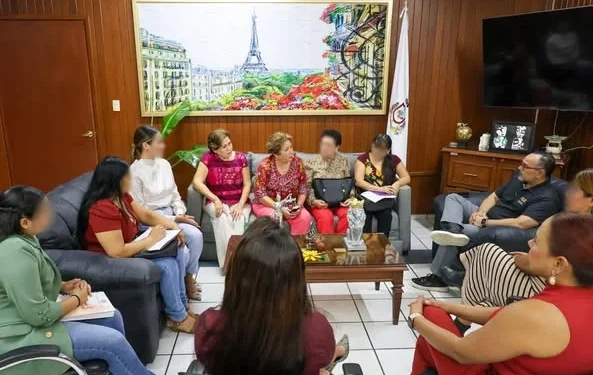 El Fiscal General del Estado, Bryant Alejandro García Ramírez, recibió en su despacho a integrantes de la Asociación Civil “Rita Ruiz Velasco” FGE