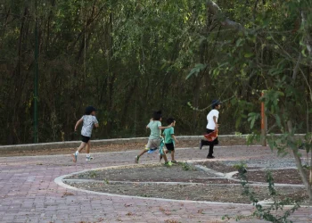 Salud Colima advierte riesgos en menores y personas adultas, por altas temperaturas