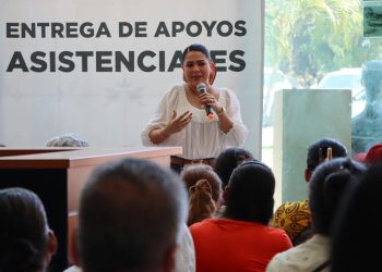 DIF Estatal Colima beneficia a 100 personas con apoyos funcionales y alimentarios