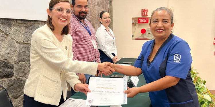 Reconoce IMSS Colima labor esencial del personal de Limpieza e Higiene