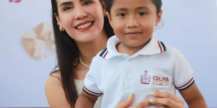 Manzanillo complementa esfuerzos en educación con UniBeca: Rosi Bayardo