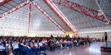 Casi 2,500 estudiantes de Villa de Álvarez reciben Mi ColiBeca para Empezar este martes