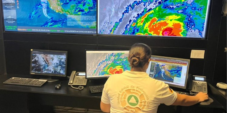 Se ha formado la Tormenta Tropical ‘Alvin’ y podría generar lluvias fuertes en zonas del estado de Colima