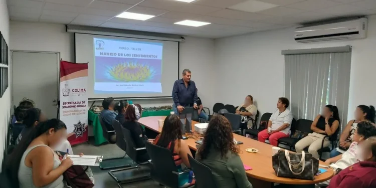 SSP Colima imparte taller de Salud Mental a personal de centros penitenciarios