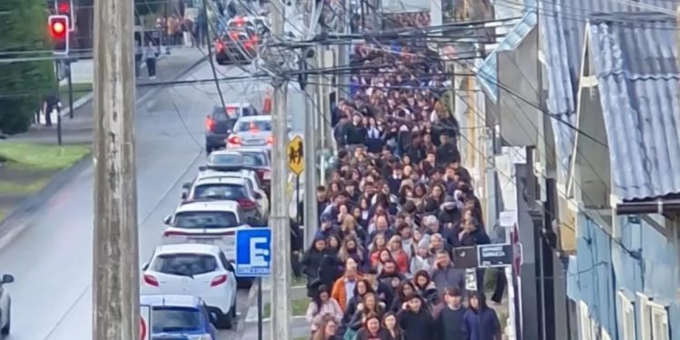 Sismo de 7.5 sacude Puerto Williams en Chile; hay alerta de tsunami