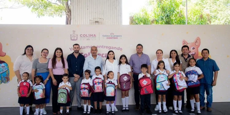 Indira Vizcaíno entregó ColiBecas Mochilas, Útiles y Uniformes a más de 400 estudiantes de primarias de Villa de Álvarez y Comala, este martes