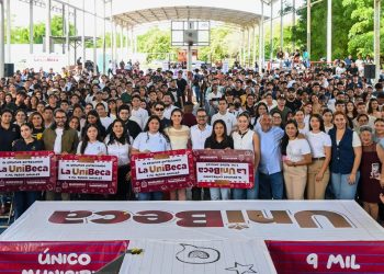 Más de 2,600 estudiantes están recibiendo su UniBeca, apoyo creado por el gobierno de Rosi Bayardo
