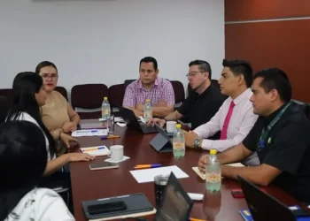 H Congreso del Estado de Colima. Se lleva a cabo reunión con parte del equipo jurídico tanto del IMSS-Bienestar como del Poder Legislativo para continuar con el análisis de una serie de iniciativas