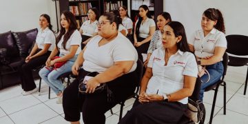 Personal del Instituto Colimense de las Mujeres se certifica en orientación telefónica a víctimas de violencia