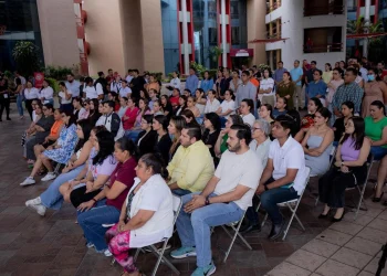 Indira encabeza 6ª Campaña Estatal de Donación Altruista de Sangre en Colima