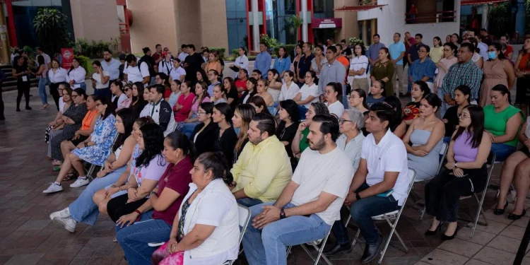 Indira encabeza 6ª Campaña Estatal de Donación Altruista de Sangre en Colima