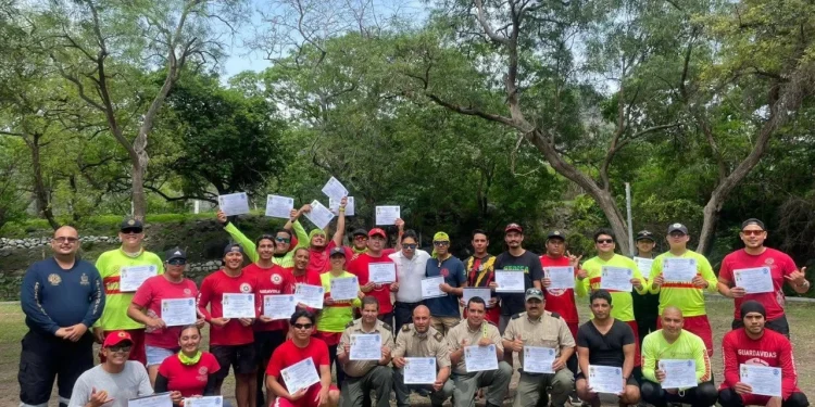 UEPC Colima impulsa certificación de rescate en aguas rápidas