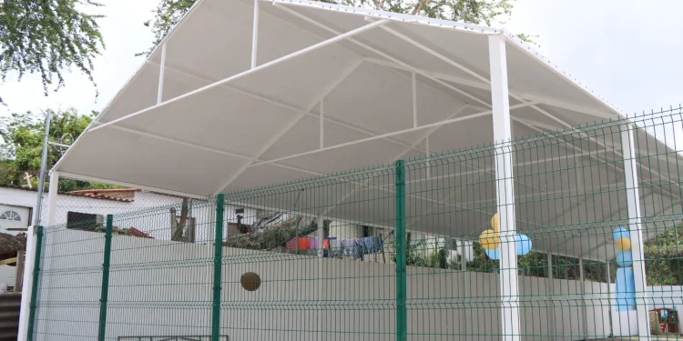 DIF Estatal Colima habilita cancha techada en la estancia infantil de Suchitlán, en Comala