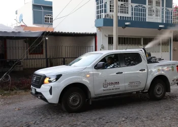 Secretaría de Salud refuerza las fumigaciones para prevenir el dengue en el estado de Colima
