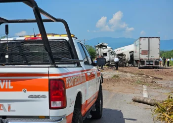 UEPC y CRUM atienden emergencia tras accidente en el libramiento Ejército Mexicano