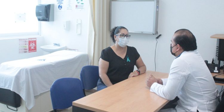 Salud Colima ofrece pruebas gratuitas para detectar a tiempo y evitar progreso en cáncer de cuello uterino