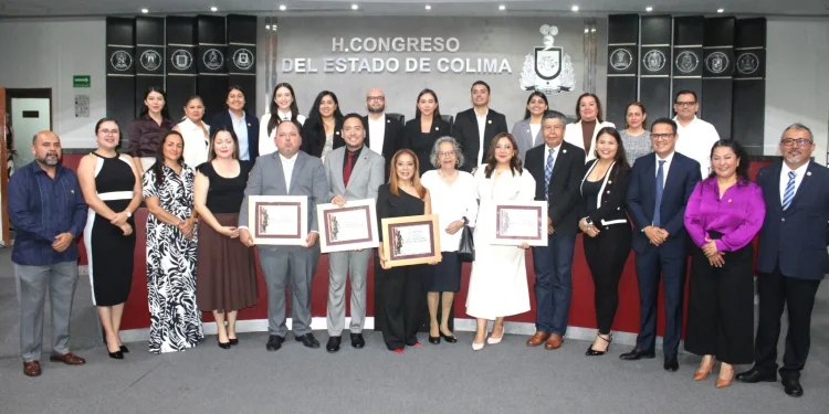 Reconocen labor de abogadas y abogados con condecoración 2025 “Licenciada Margarita Torres Huerta”
