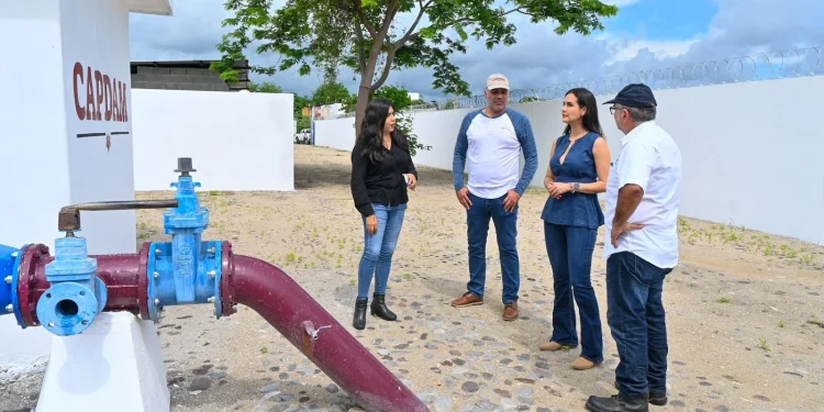 Rosi Bayardo inaugura pozo de agua para mejorar el abasto en la delegación de Salagua