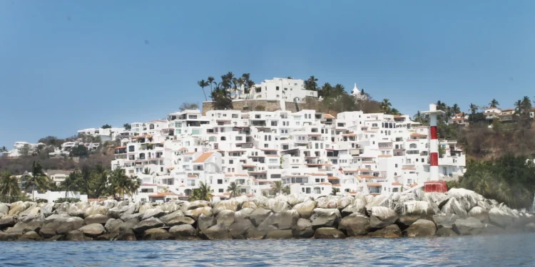 Salud Colima confirma playas aptas para actividades recreativas en estas vacaciones