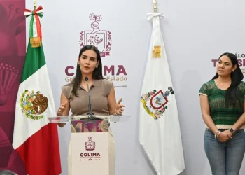 Anuncian Indira Vizcaíno y Rosi Bayardo la llegada del Dr. Vagón a Manzanillo; comunidades tendrán transporte gratuito