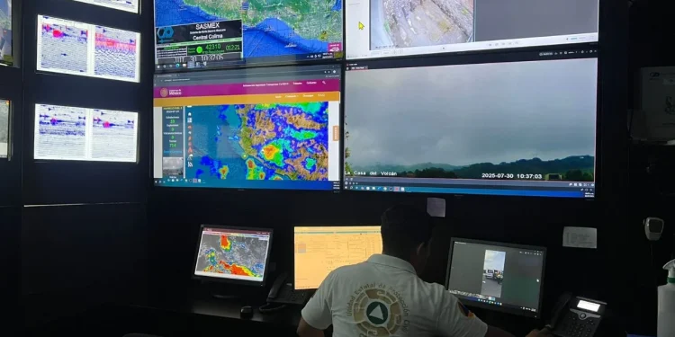 UEPC Colima exhorta a estar pendientes del clima; SMN pronostica lluvias puntuales muy fuertes