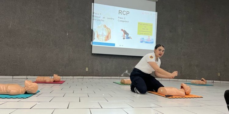 Cupo lleno para curso gratuito de Primeros Auxilios de UEPC Colima; se registran 126 personas