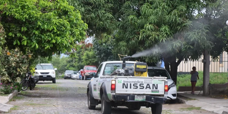 Salud Colima fumigará contra el mosco transmisor del dengue en zonas prioritarias de Colima, Manzanillo y Villa de Álvarez