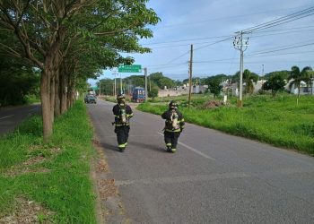 UEPC participa en simulacro por supuesta fuga de material peligroso, en Colima