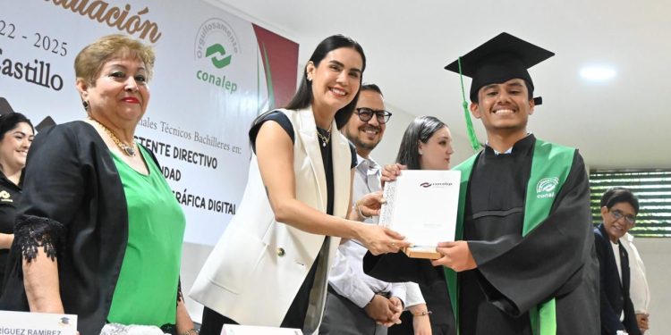 Ampliación del puerto de Manzanillo traerá grandes oportunidades laborales para egresados: Rosi Bayardo